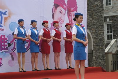 女乘客发文感谢空姐，国航回应，空姐做了啥事？