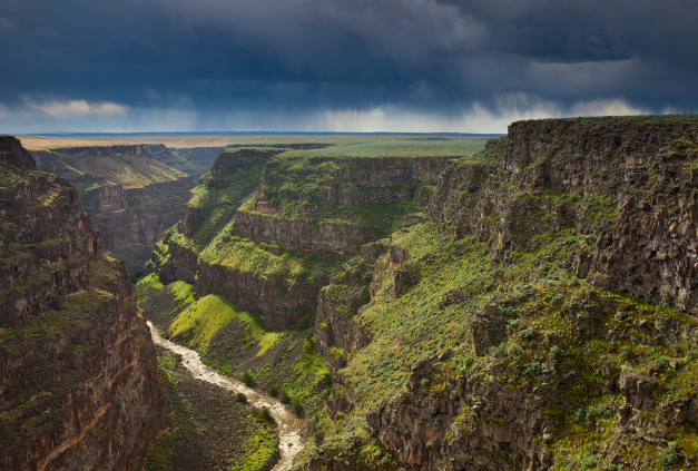 《国家地理》的英文名称。 National Geographics还是National Geographic