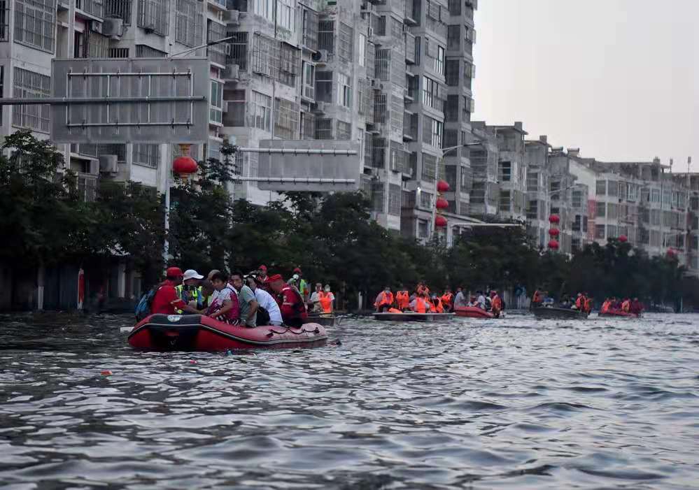 卫辉一大爷哽咽说自己家没了，你是否能理解他当时的心情？