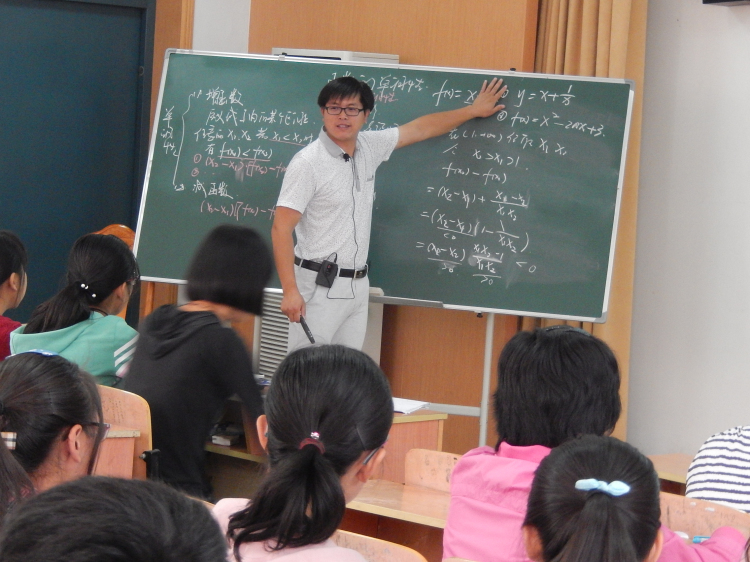 湖北学生发现一监考老师没收学生平板后转卖，当事老师对此事有何回应？