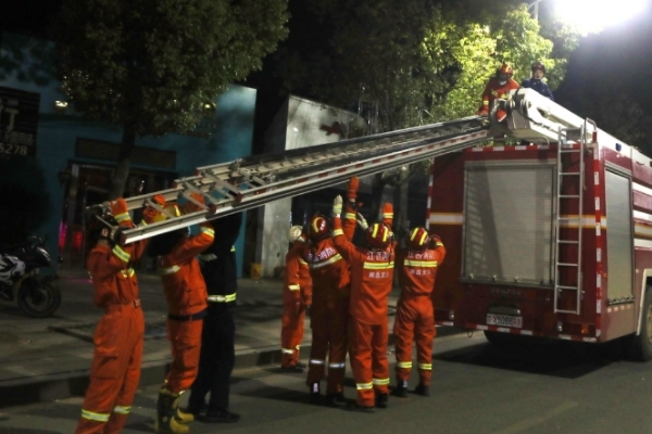 江西一职工宿舍楼局部坍塌致4人死亡，导致坍塌的原因究竟是什么？