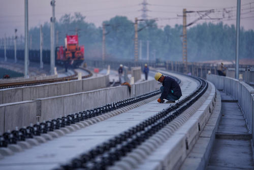 兰新铁路列车撞施工人员致9人遇难，这场事故给予了我们什么警示？