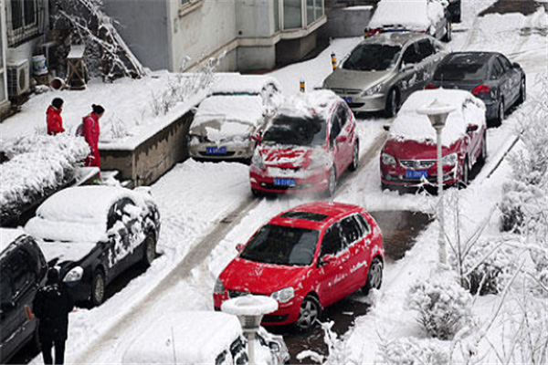 内蒙古多地发生特大暴雪，专家称有可能引发雪灾，市民该做好哪些预防措施？