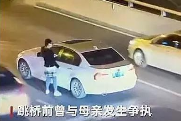 17岁少年跳桥身亡，是什么让他情绪失控，匆匆与这个世界告别？