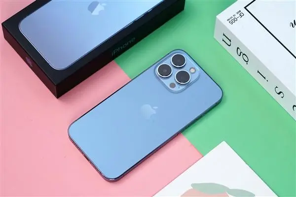 iPhone14Pro到货已排到10月下旬，这款手机为何如此火爆？