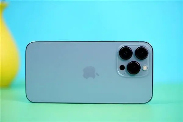 iPhone14Pro到货已排到10月下旬，这款手机为何如此火爆？