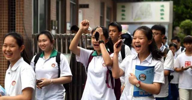 参加26次高考的梁实称数学太难，今年数学试题为何普遍被说难？