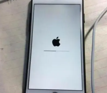 iphone x手机白苹果一直闪,无法开机怎么办？