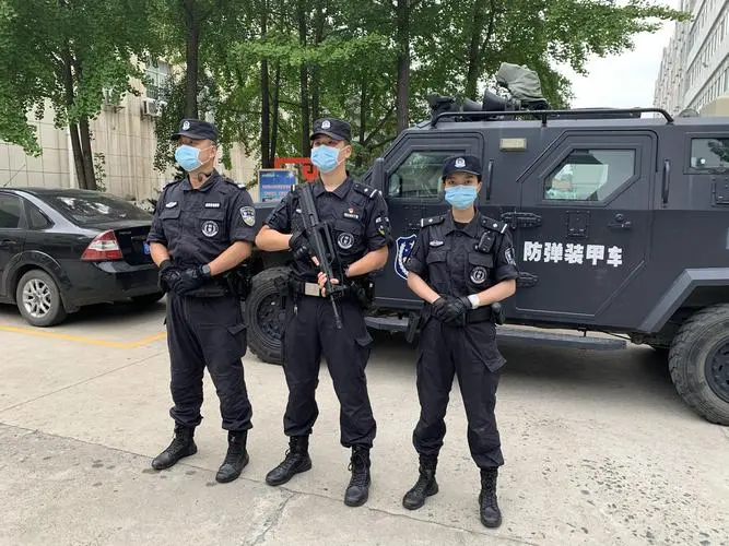 北京一特警在考点执勤偶遇高中老师，当时的情况是什么样的？