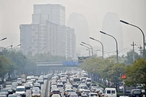 北京连发高温黄色预警，乘客热得慌司机遭暴晒，出租车到底能不能贴膜？