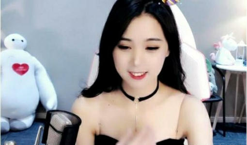 21岁女主播10天赚2万多，她直播什么这么“吸金”？