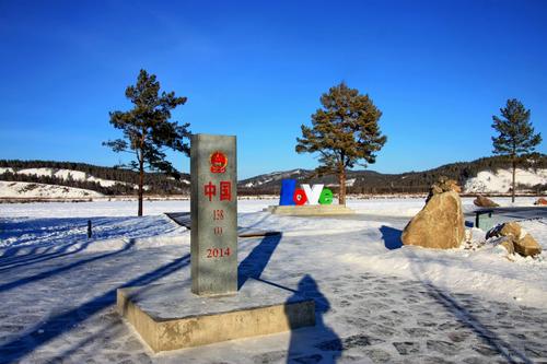 黑龙江漠河下雪了，当地的雪景有多美？