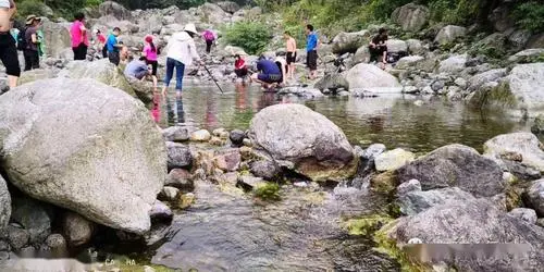 龙漕沟系野生网红打卡地曾两发山洪，这种山沟为何会成为网红打卡地？