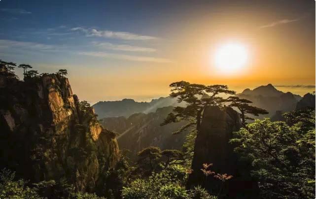 五岳归来不看山，黄山归来不看岳的意思