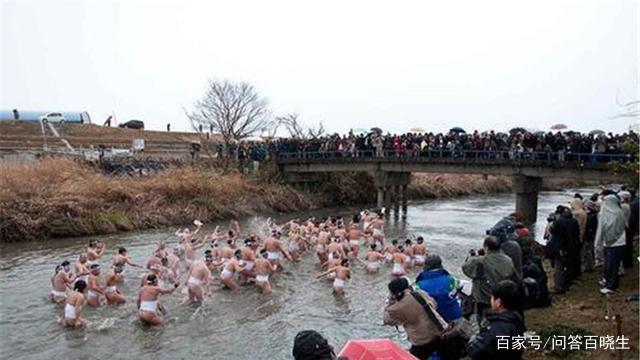 日本“裸祭节”：万名男子“裸奔”争夺福气，为啥女人不能参与？