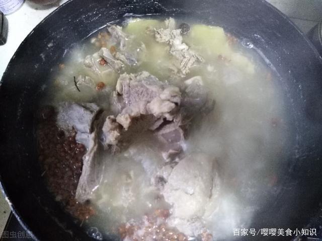 如何制作炖羊肉？炖羊肉都需要放哪些调料？