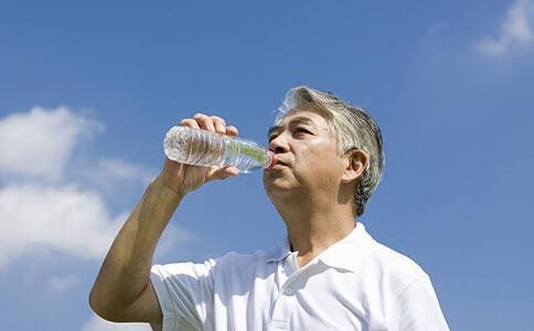 油和水的沸点是多少度